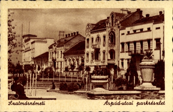 Ak Satu Mare Szatmárnémeti Roemenië, uitzicht op de stad, Arpád Street, parkeerplaats, gebouw
