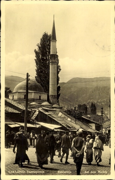 KP Sarajevo Bośnia Hercegowina, Baščaršija, rynek, ludzie, minaret, meczet