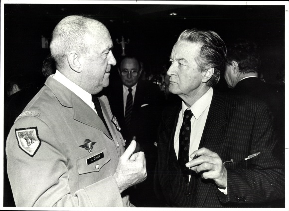 Photo French. Foreign Minister Roland Dumas, Divisional General Francois Cann, Hotel Steigenberger Berlin