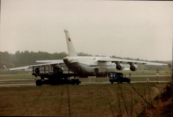 Set von 100 Fotos Flugzeuge und  Hubschrauber