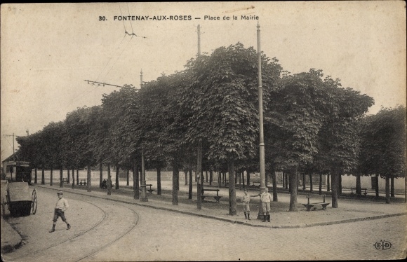 Postcard Fontenay at Roses Hauts de Seine, Place de la Mairie