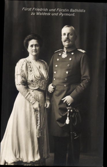 Foto Ak Fürst Friedrich zu Waldeck-Pyrmont, Fürstin Bathildis zu Schaumburg-Lippe