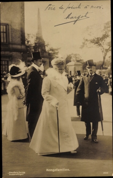 Ak Koning Frederik VIII van Denemarken met familie