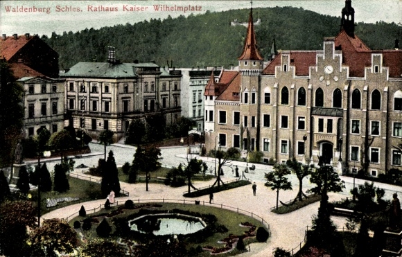 Postcard Old Town Waldenburg in Saxony, Town Hall Kaiser Wilhelmplatz, s building, garden