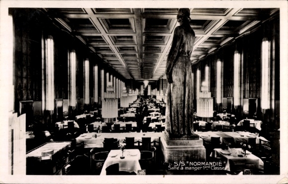 Postcard Le Havre Seine Maritime, interior view of the 1st class dining room on the S/S Normandie