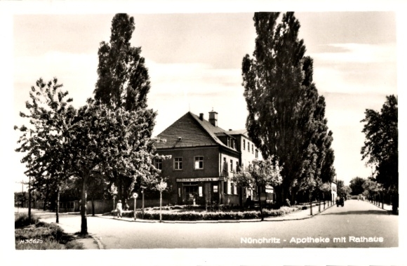 Postcard Nünchritz in Sachsen, Pharmacy, Town Hall