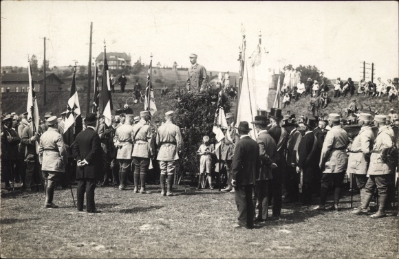 Foto Ak Kreiensen Einbeck, Fahnenweihe Stahlhelm, Generalleutnant Wellmann