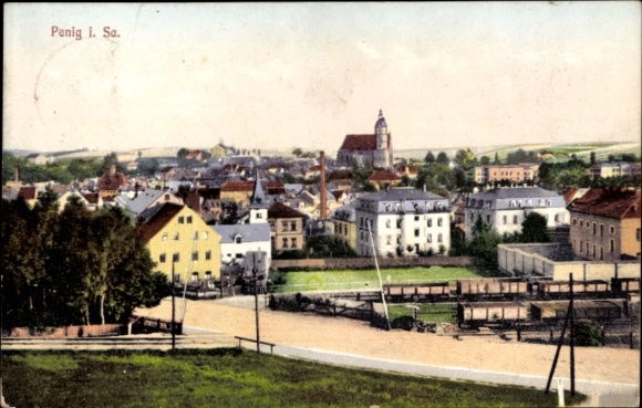 Ak Penig i. Sa., Blick auf die Stadt, Kirche, Gleise 