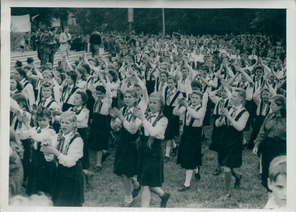 Foto Max Schirner Berlin, Fest der Jung Pioniere auf der Treptower Festwiese