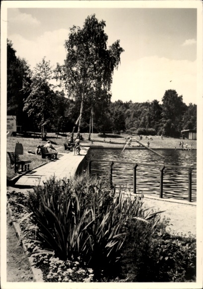 Ak Hetzdorf Halsbrücke in Sachsen, Bad Sumpfmühle, Schwimmbad
