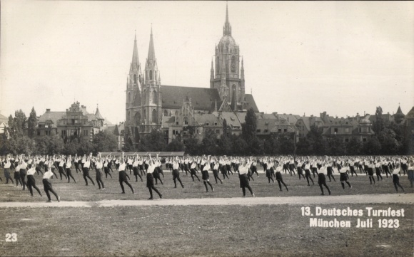 Zdjęcie KP XIII Niemiecki Festiwal Gimnastyczny Monachium lipiec 1923, gimnastyka masowa, kościół