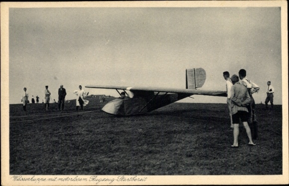 Ak Gersfeld in der Rhön Hessen, Wasserkuppe, motorloses Flugzeug, Segelflugzeug, startbereit