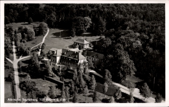 Ak Traifelberg Honau Lichtenstein in Baden Württemberg, Alb Hotel, Fliegeraufnahme