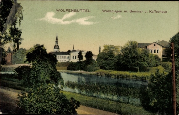Ak Wolfenbüttel in Niedersachsen, Wallanlagen mit Seminar und Kaffeehaus, Parklandschaft, Kirche
