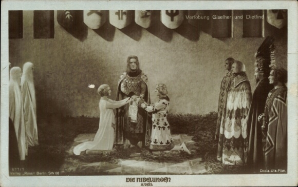 Ak Filmszene Die Nibelungen, II. Teil, Verlobung Giselher und Dietlind, Ross 677/1