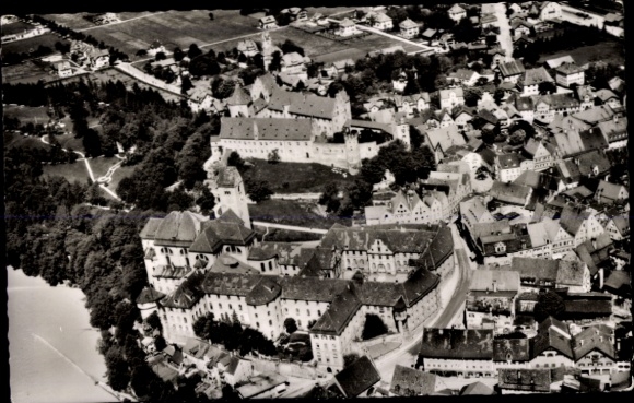 Ak Füssen im Allgäu, Luftaufnahme von Stadt, Kloster St. Mang, Hohes Schloss