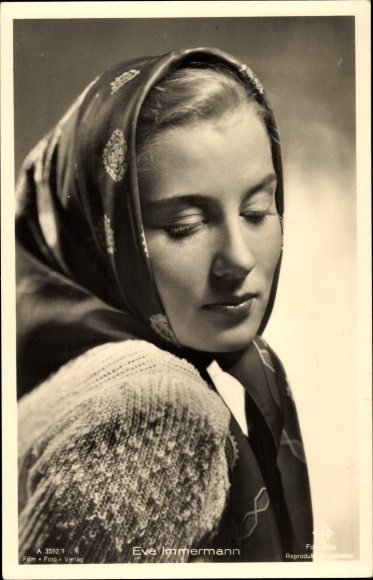 Postcard actress Eva Immermann, portrait, headscarf