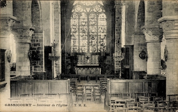 Ak Gassicourt Mantes la Jolie Yvelines, Innenansicht der Kirche, große Fenster, Holzstühle, al...