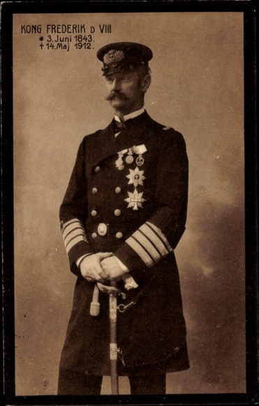 KP przedstawiająca króla Danii Fryderyka VIII, portret w mundurze, karta żałobna z 1912 r.