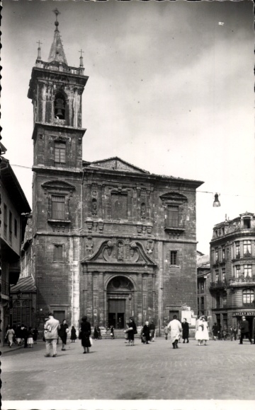 Ansichtkaart Oviedo Asturias Spanje, kerk