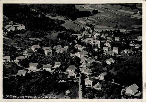 Ak Uehlingen Ühlingen Birkendorf im Schwarzwald, Luftaufnahme von  viele Häuser, ländliche Landsc