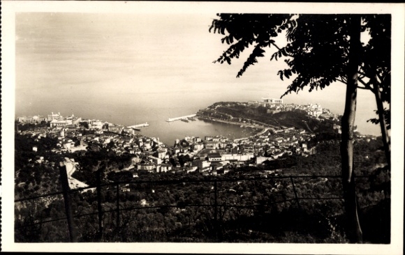 Ak Monaco, Panoramablick auf Monaco und Monte-Carlo, Küstenlandschaft, Berge
