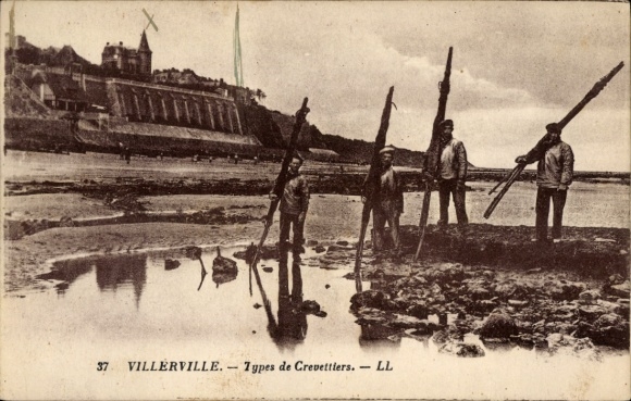 Postcard Villerville Calvados, Types de Crevettiers