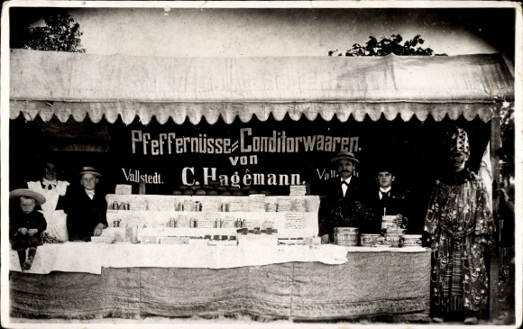 foto Ak Vallstedt Vechelde Nedersaksen, Pfeffernüsse snoepgoed van C. Hagemann, verkoopstand