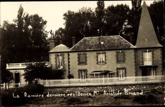 Postcard Cocherel Eure, La Ramiere last residence Mr Aristide Briand