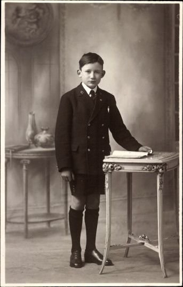 10 old photo PCs on the subject of children, various motifs