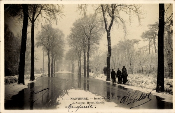 Ak Nanterre Hauts de Seine, Inondation 1910, Avenue Henri-Martin, winterliche Szenerie, Menschen 