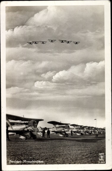 PC Henschel single-seater fighter Hs 123, Luftwaffe, fighter aircraft in a squadron