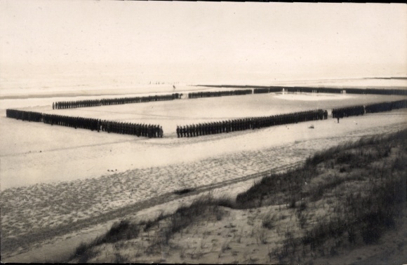 Photo Postcard Wangerooge, parade formation of the garrison, birthday of the Grand Duke of Oldenburg 1915