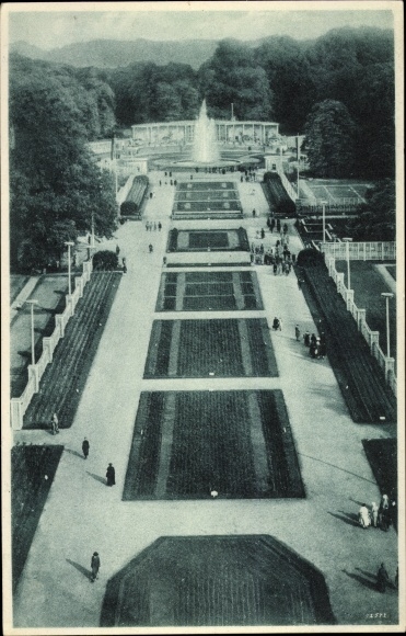 PC Dresden Altstadt, horticultural exhibition 1926, view from the green cathedral to the Rosenhof, fountain
