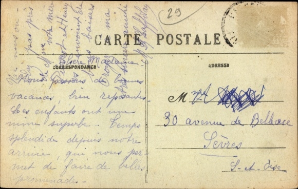 Postcard Le Folgoët Finistère, Le Doyenne, former castle of Duchess Anne, Le Calvaire