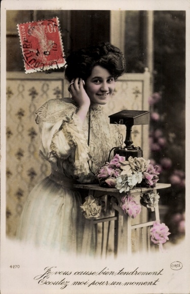 Ak Frau beim Telefonieren, Telefonat, Telefon