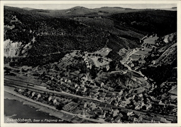 Postcard Saarhölzbach Mettlach in Saarland, aerial view, river and houses, beautiful landscape