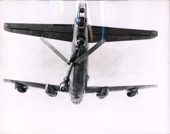 Photo American military aircraft, US Air Force, refueling in the air