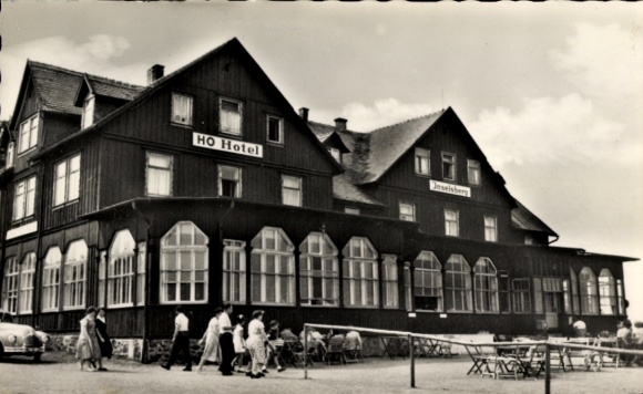 Postcard Brotterode in Thuringia, Großer Inselsberg, HO Hotel, architecture, hotel guests, black and white