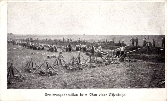 Ak Armierungsbataillon beim Bau einer Eisenbahn, 1. WK