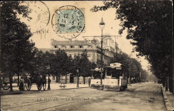Postcard Le Havre Seine Maritime, Boulevard de Strasbourg, tram, buildings, trees