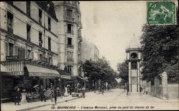 Postcard Courbevoie Hauts de Seine, Avenue Marceau, taken from the railway bridge