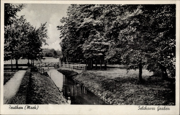 PC Zeuthen in der Mark, view of the Selchow Graben, bridge