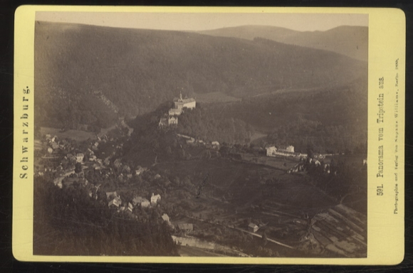 Cabinet Foto Schloß Schwarzburg mit Rudolstadt vom Tripstein aus gesehen