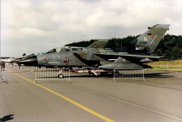 Set von 100 Fotos Flugzeuge und  Hubschrauber