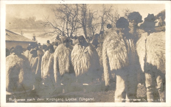 Ak Ukraine, Ruthenen nach dem Kirchgang Lipcse