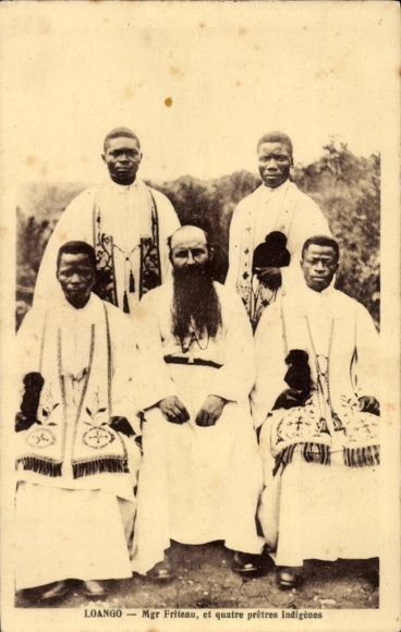 Postcard Loango French Congo, missionary Friteau, African priest