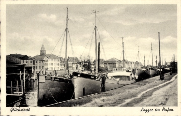 Postcard Glückstadt on the Elbe, logger in the harbor