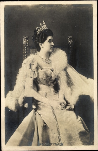 Postcard Elena of Montenegro, Queen of Italy, portrait, crown