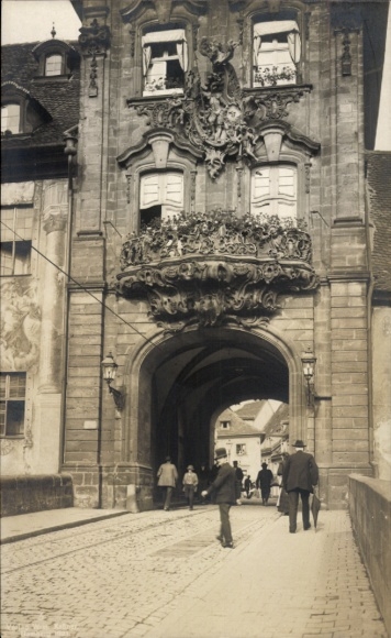 Postcard Bamberg on the Regnitz Upper Franconia, town hall from the 17th century, gate